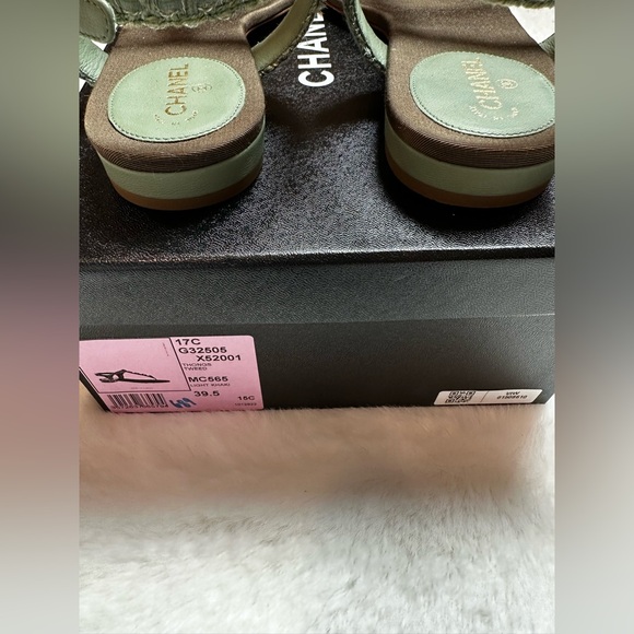 CHANEL Women's Sandals with Green Straps-Thongs,Tweed brand new with box - Picture 9 of 10